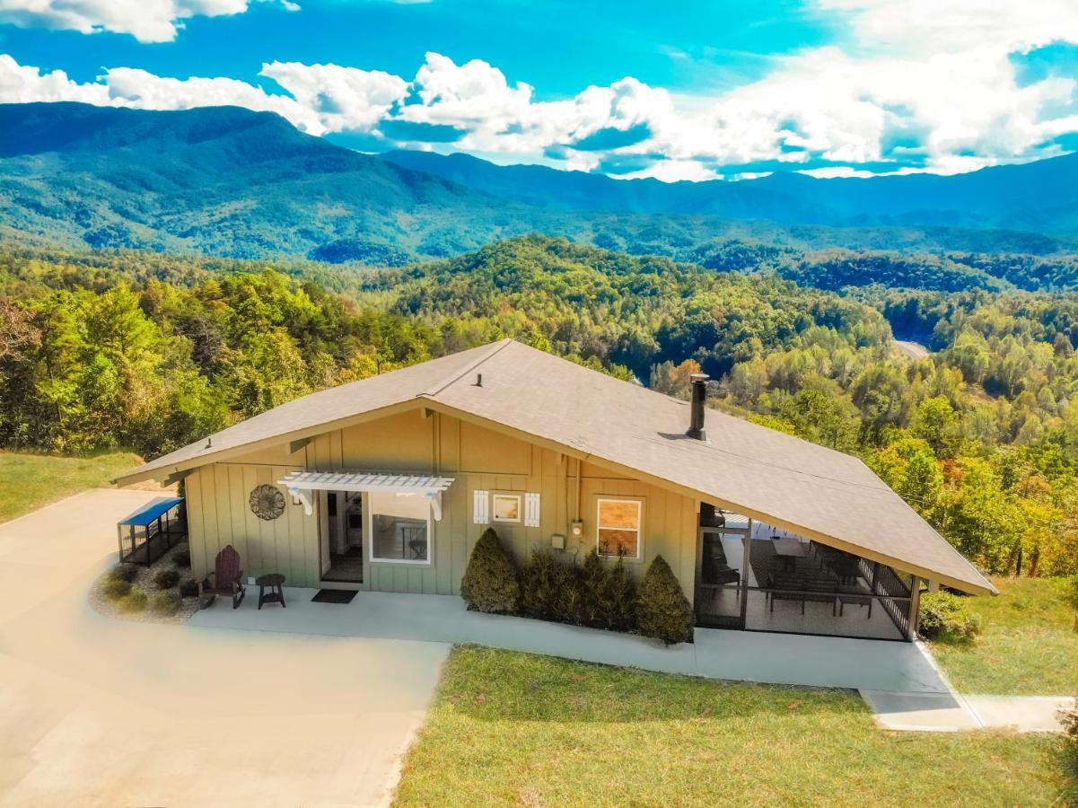Leconte Mountain Breeze Gatlinburg Exterior photo