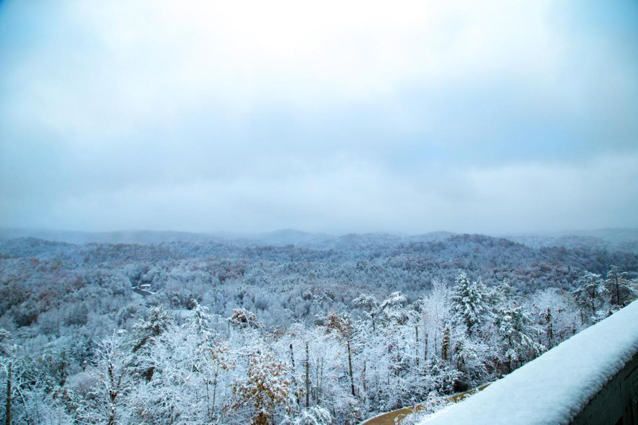 Leconte Mountain Breeze Gatlinburg Exterior photo